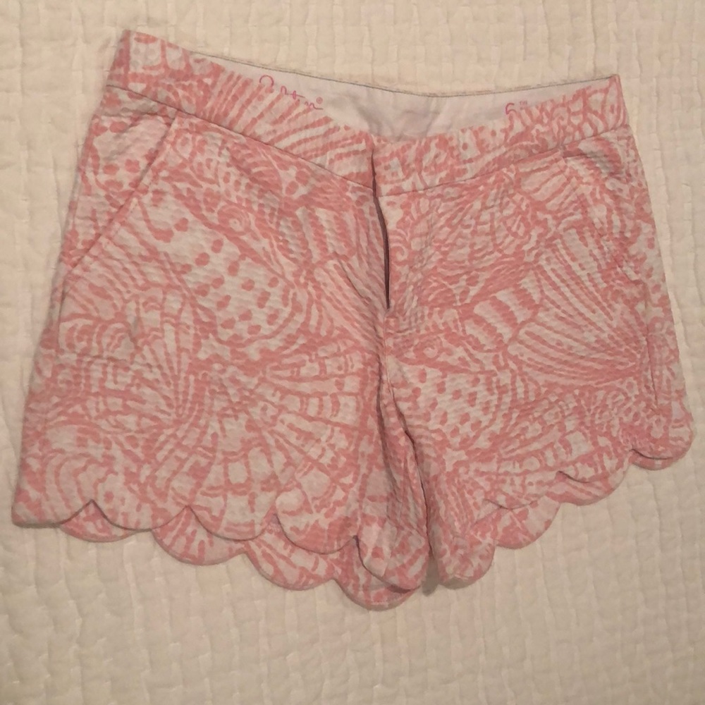 Lilly Pullitzer buttercup short size 6